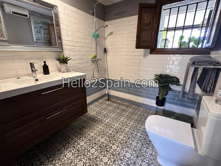 Image No.17-4 Bed Villa / Detached for sale