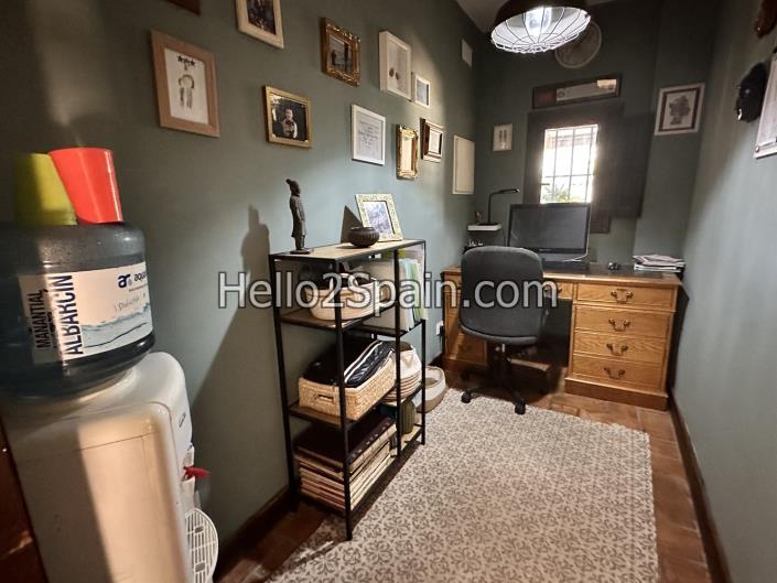 Image No.18-4 Bed Villa / Detached for sale