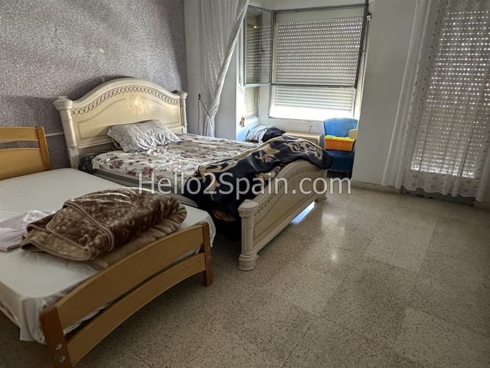 Image No.20-5 Bed Townhouse for sale