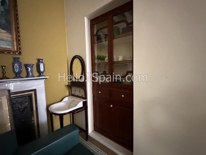 Image No.7-8 Bed Townhouse for sale