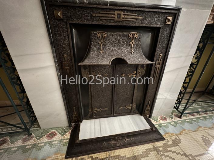 Image No.17-8 Bed Townhouse for sale