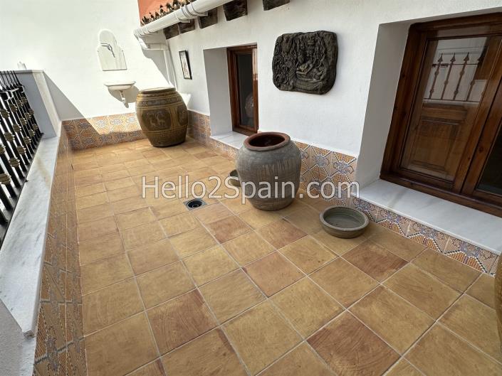 Image No.35-8 Bed Townhouse for sale