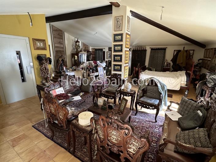 Image No.37-8 Bed Townhouse for sale