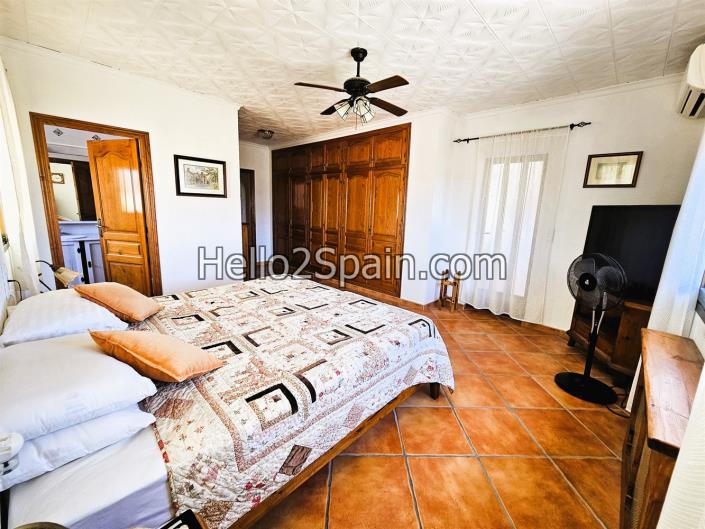 Image No.15-4 Bed Villa / Detached for sale