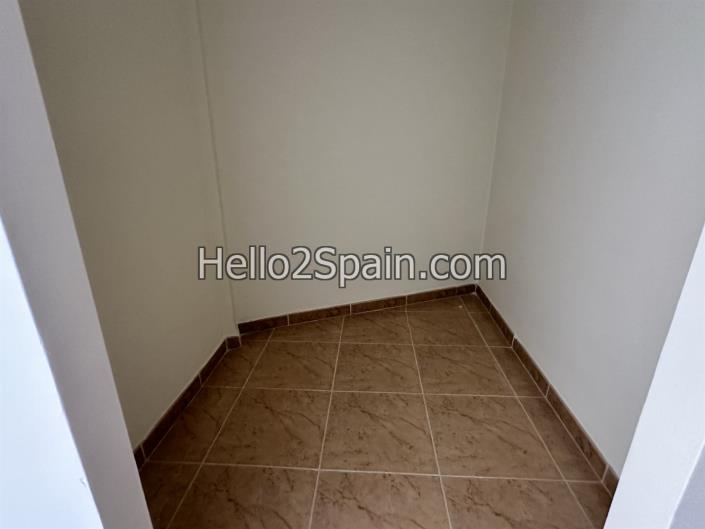 Image No.19-4 Bed Townhouse for sale