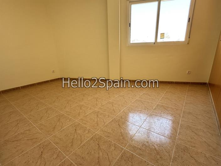 Image No.23-4 Bed Townhouse for sale