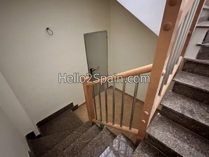 Image No.28-4 Bed Townhouse for sale