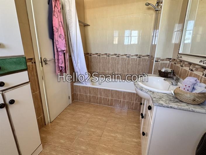 Image No.23-3 Bed Townhouse for sale