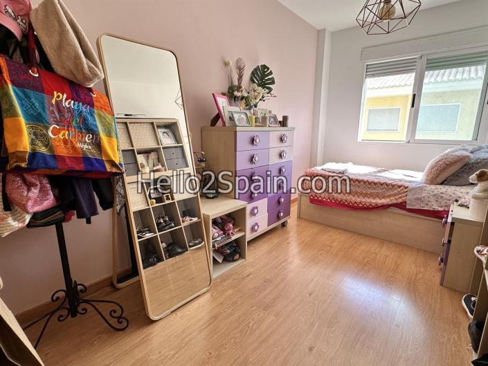 Image No.26-3 Bed Townhouse for sale