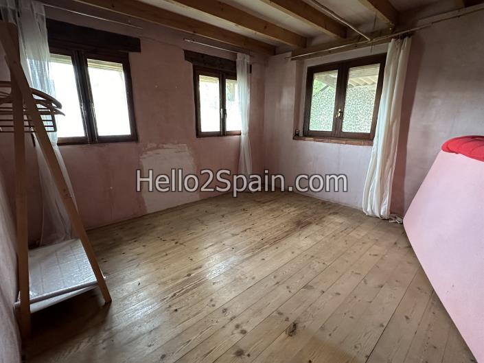 Image No.11-4 Bed Country House for sale