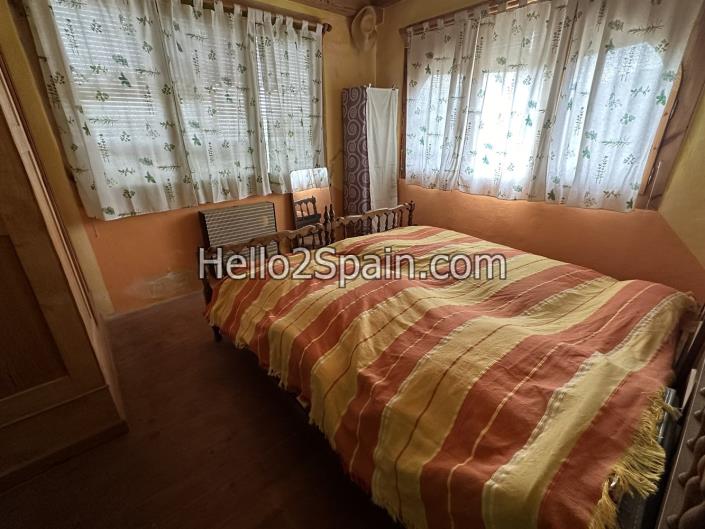 Image No.25-4 Bed Country House for sale