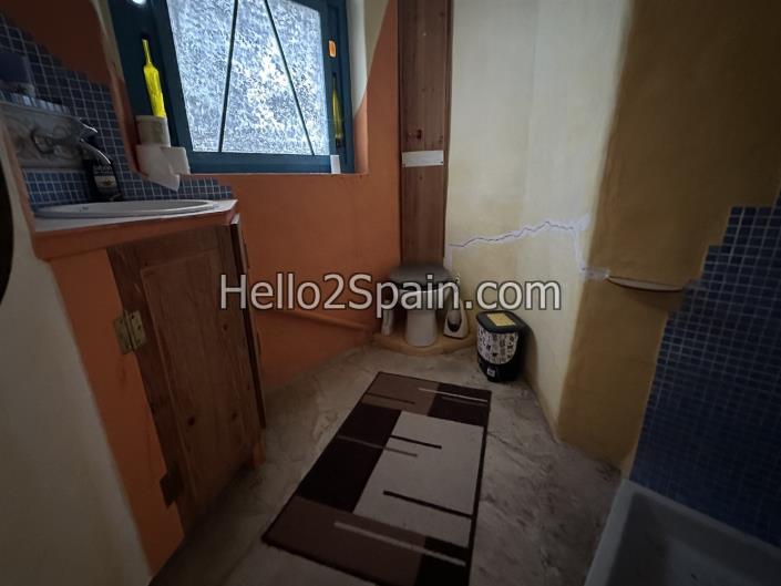 Image No.28-4 Bed Country House for sale