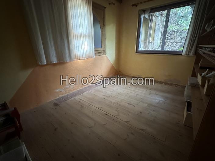 Image No.29-4 Bed Country House for sale