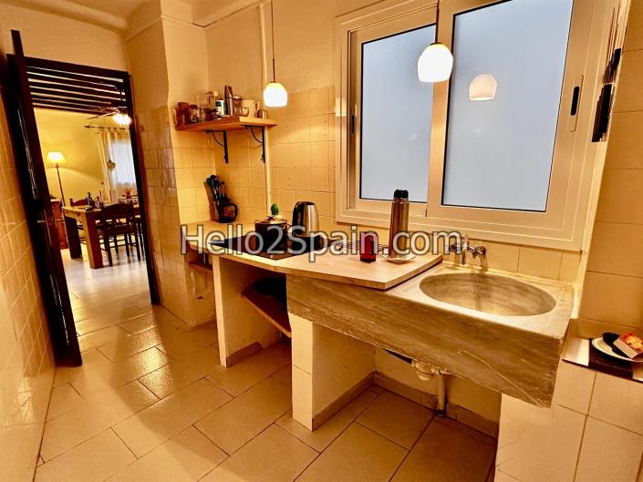 Image No.13-2 Bed Townhouse for sale