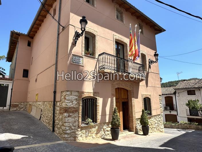 Image No.45-2 Bed Townhouse for sale