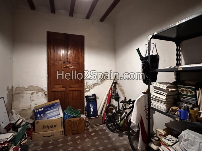 Image No.10-6 Bed Townhouse for sale