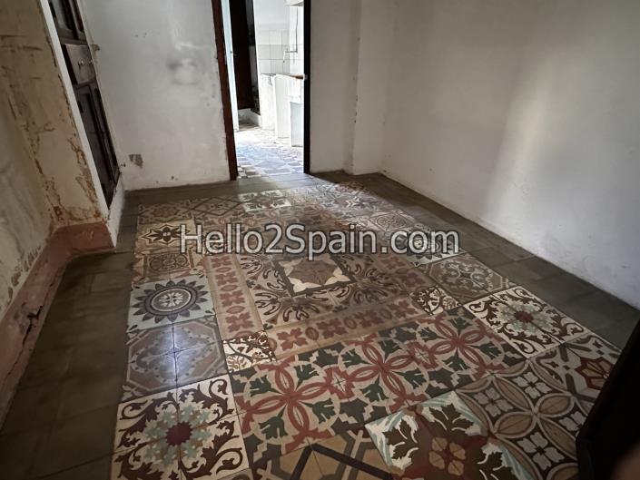 Image No.21-6 Bed Townhouse for sale