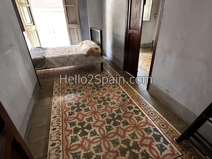 Image No.26-6 Bed Townhouse for sale