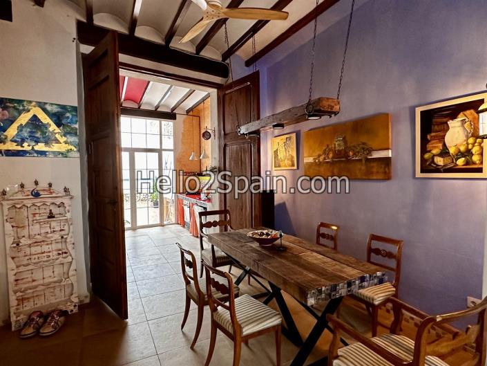 Image No.11-4 Bed Townhouse for sale