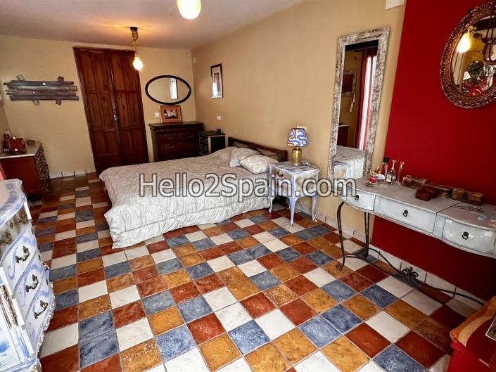 Image No.29-4 Bed Townhouse for sale