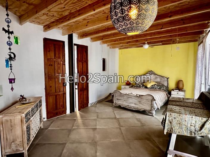 Image No.38-4 Bed Townhouse for sale