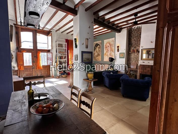 Image No.19-4 Bed Townhouse for sale