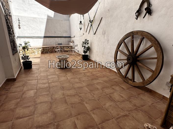 Image No.15-4 Bed Townhouse for sale