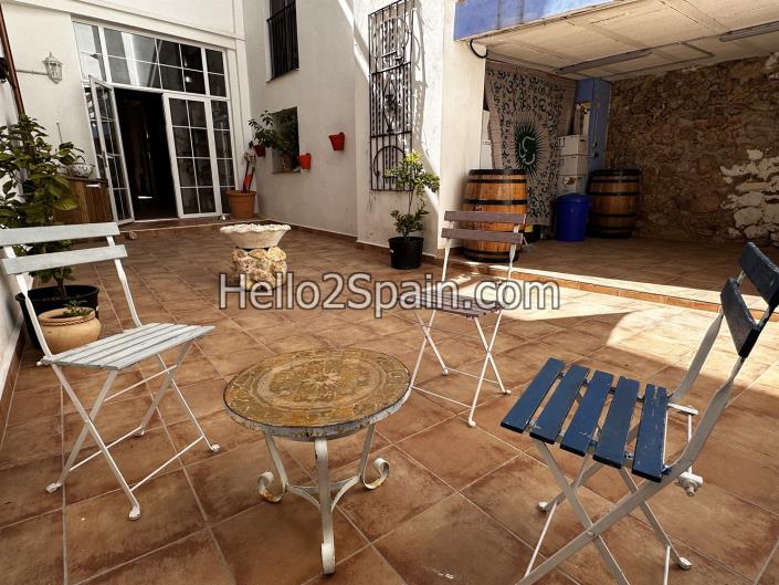 Image No.17-4 Bed Townhouse for sale