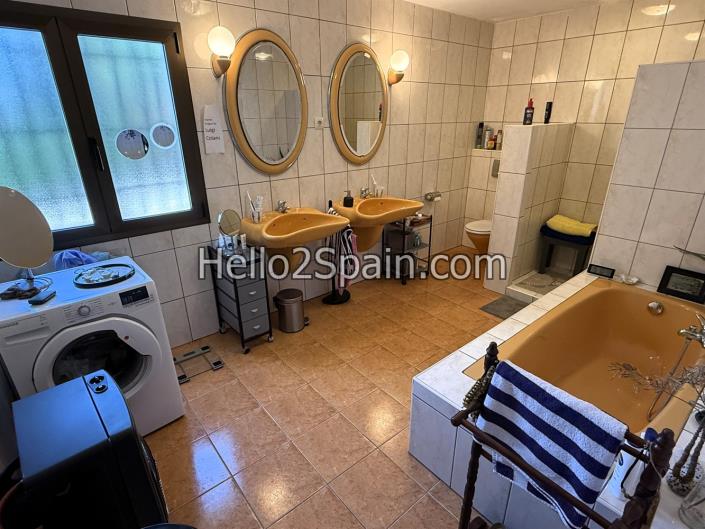 Image No.54-5 Bed Villa for sale