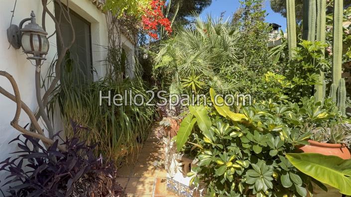 Image No.27-5 Bed Villa for sale