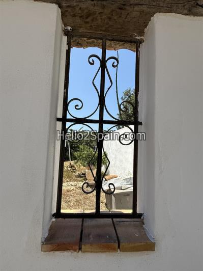 Image No.11-2 Bed Country House for sale