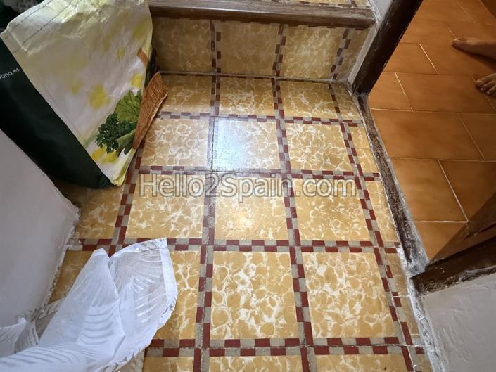 Image No.9-2 Bed Townhouse for sale