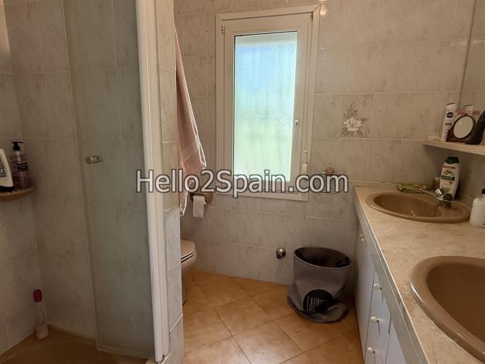 Image No.29-4 Bed Villa / Detached for sale