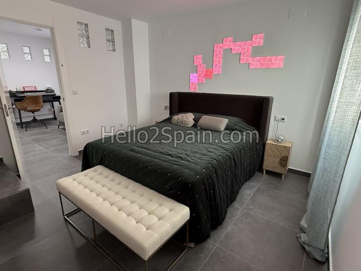 Image No.23-3 Bed Townhouse for sale