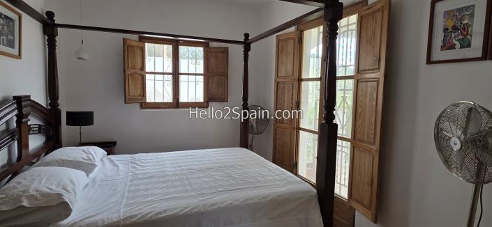 Image No.25-4 Bed Country House for sale