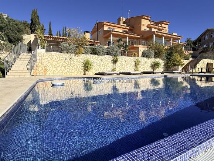 Image No.2-Villa / Détaché de 10 chambres à vendre à Torrent