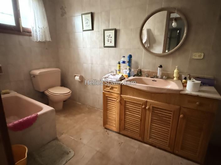 Image No.20-4 Bed Bungalow for sale