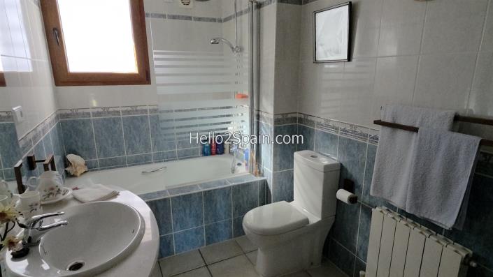 Image No.28-Villa / Détaché de 4 chambres à vendre à Ador