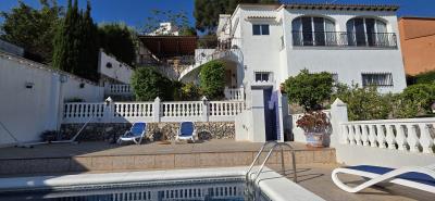 1 - Ador, Villa / Détaché