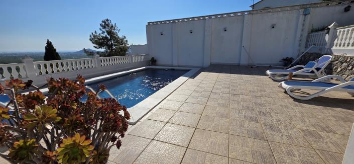 Image No.7-Villa / Détaché de 4 chambres à vendre à Ador