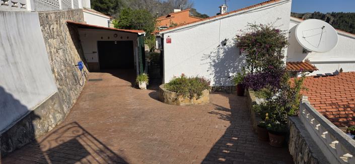 Image No.9-Villa / Détaché de 4 chambres à vendre à Ador