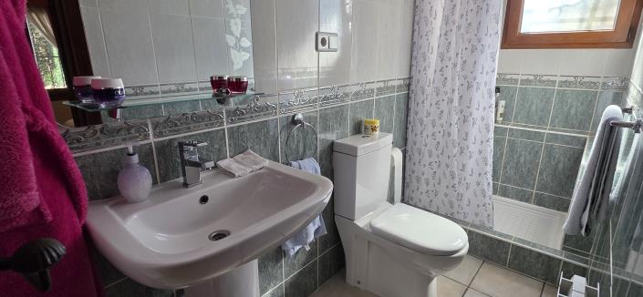 Image No.40-Villa / Détaché de 4 chambres à vendre à Ador