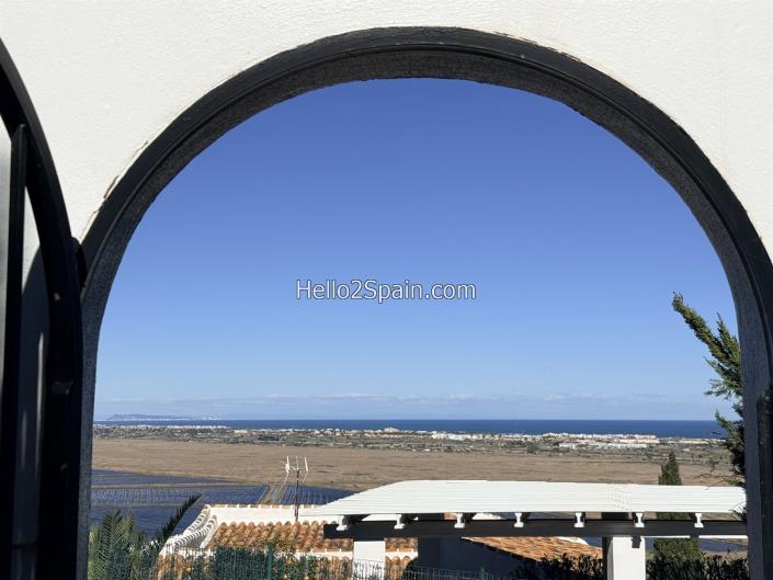 Image No.38-4 Bed Villa / Detached for sale