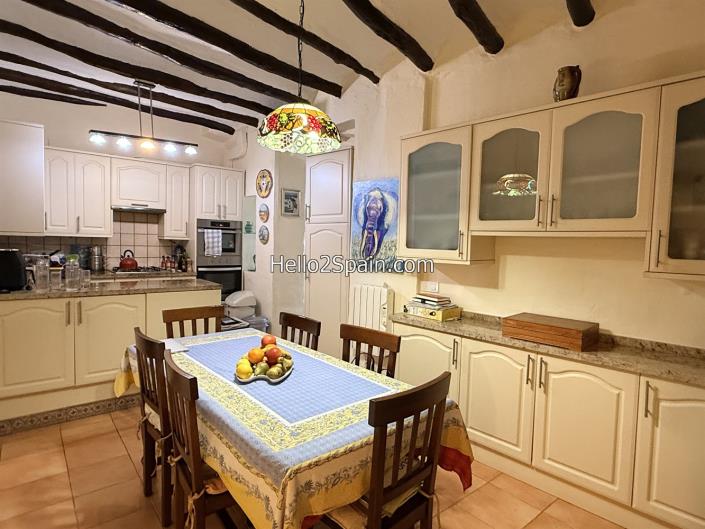 Image No.11-4 Bed Townhouse for sale