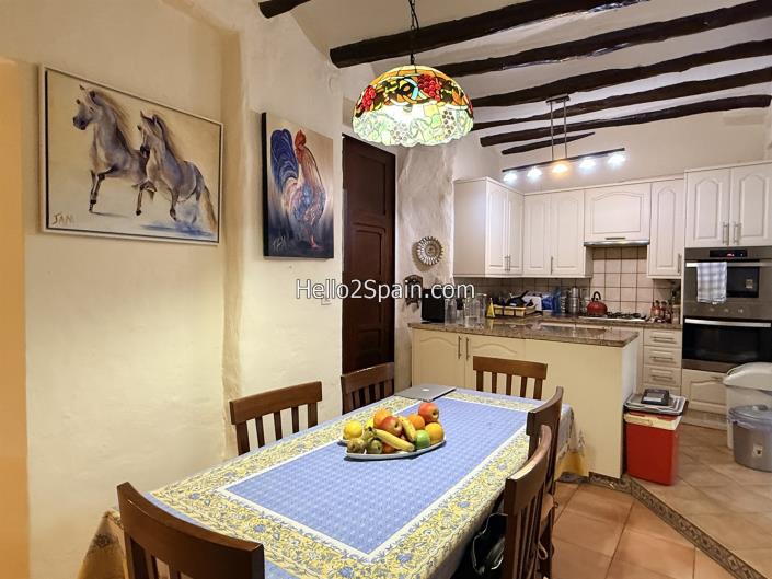 Image No.12-4 Bed Townhouse for sale