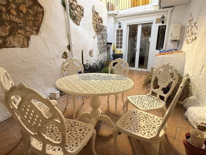 Image No.16-4 Bed Townhouse for sale