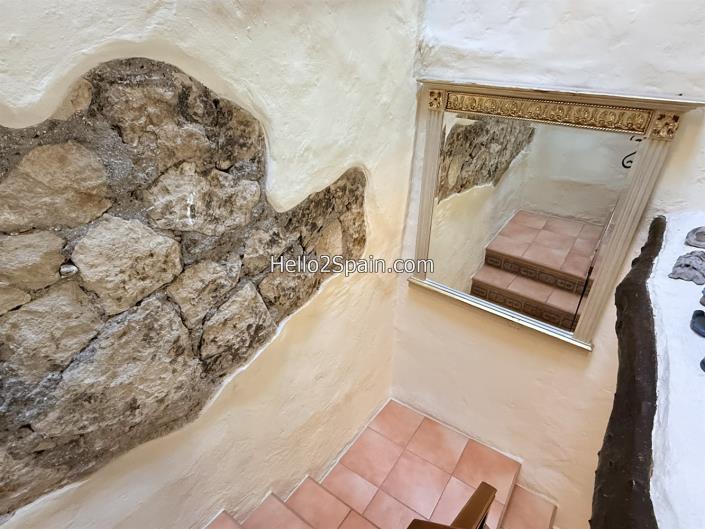 Image No.23-4 Bed Townhouse for sale