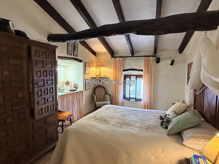 Image No.28-4 Bed Townhouse for sale