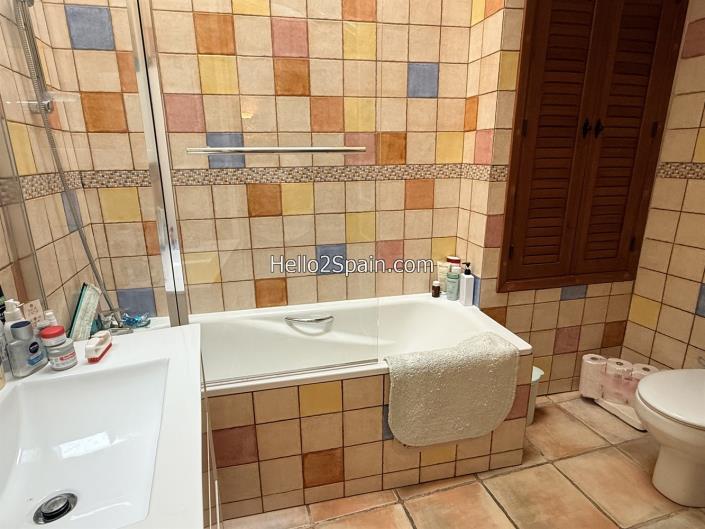 Image No.30-4 Bed Townhouse for sale