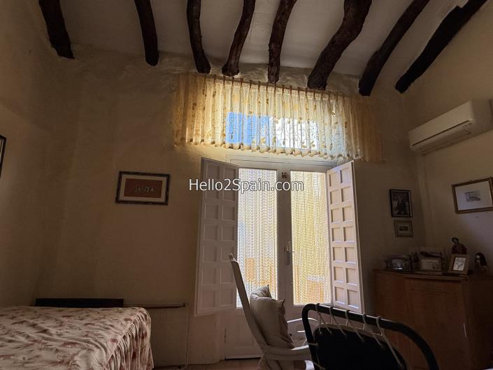 Image No.31-4 Bed Townhouse for sale